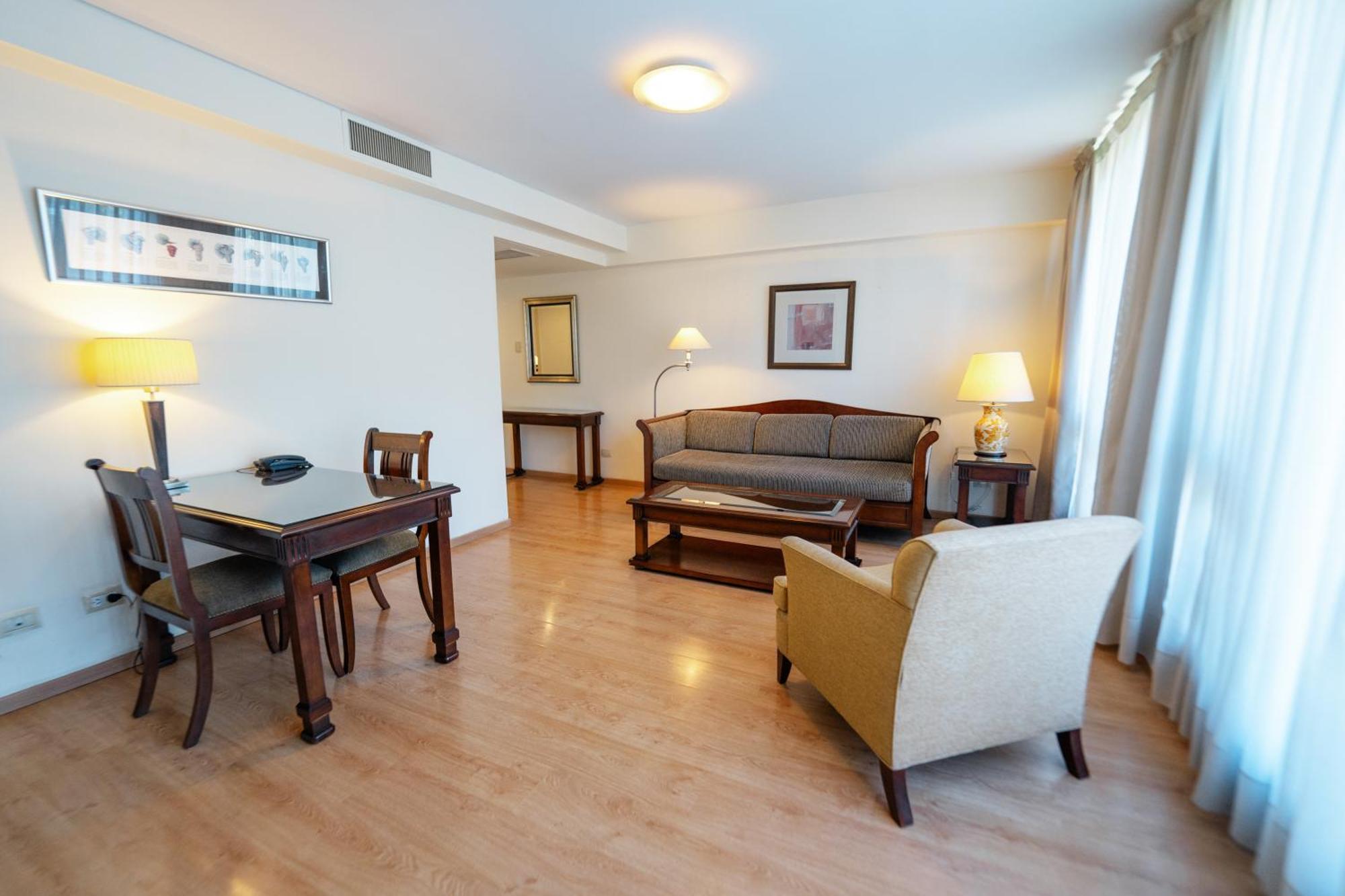 Amerian Executive Mendoza Hotel Phòng bức ảnh