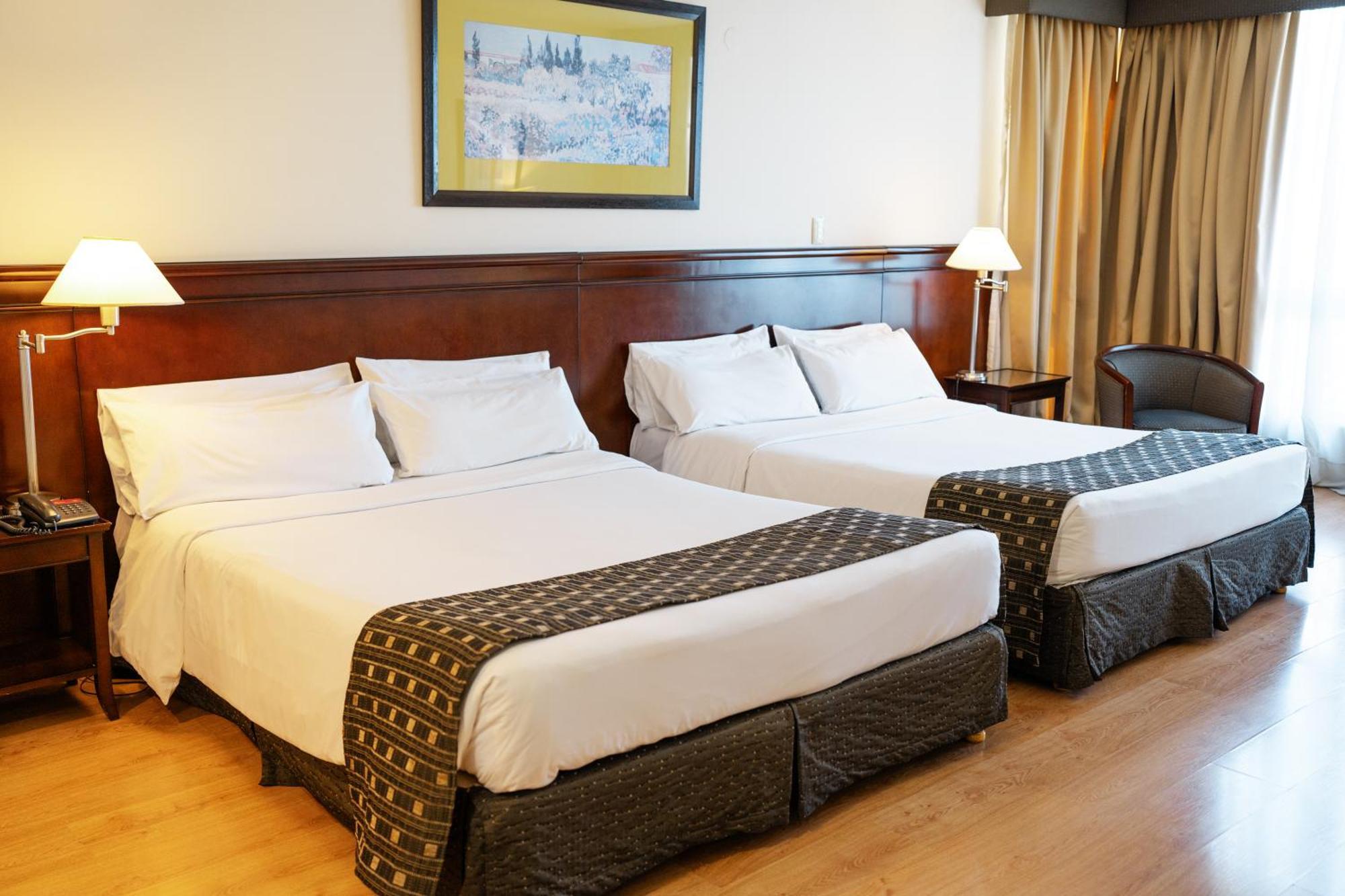 Amerian Executive Mendoza Hotel Phòng bức ảnh