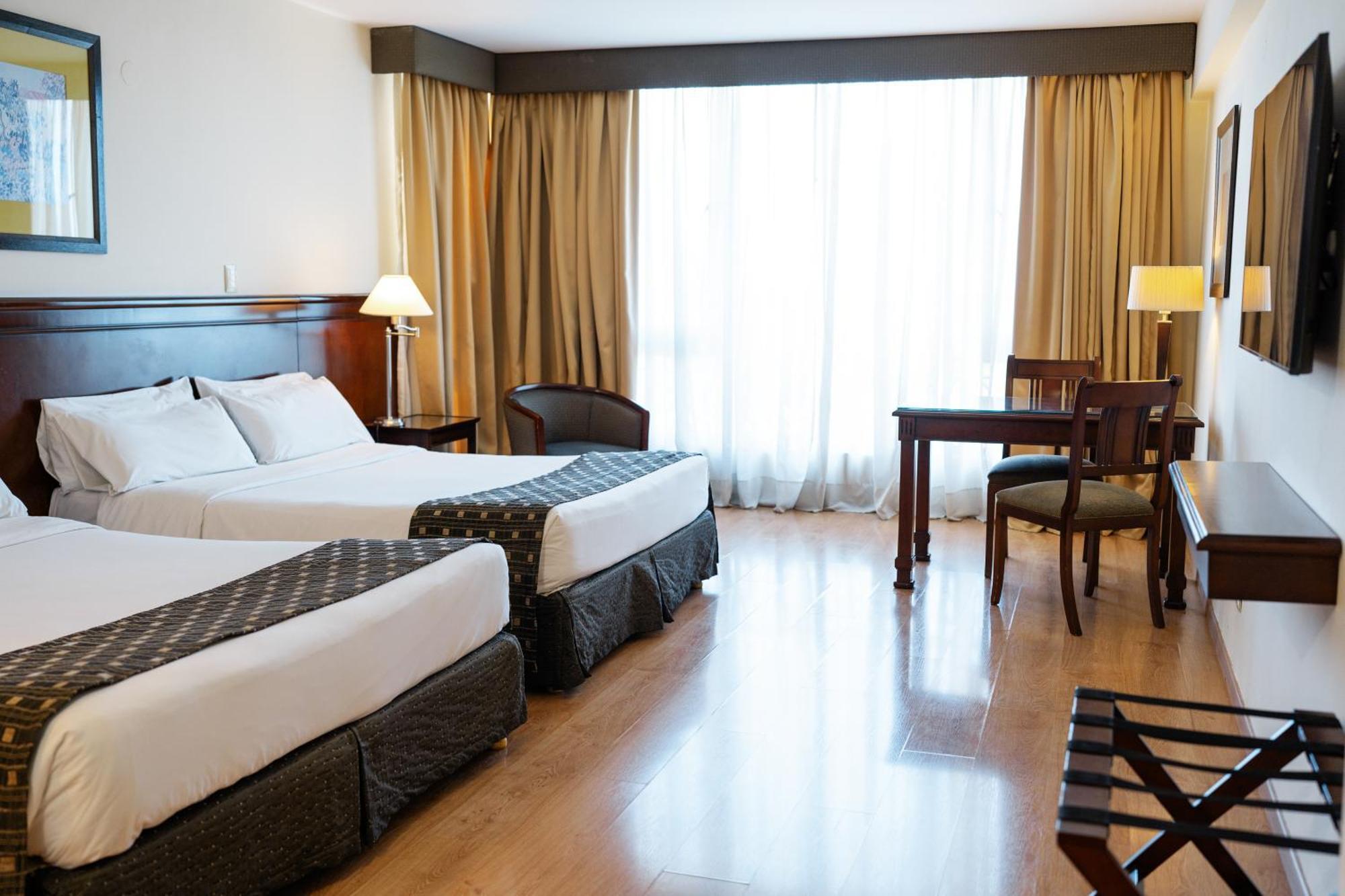 Amerian Executive Mendoza Hotel Phòng bức ảnh