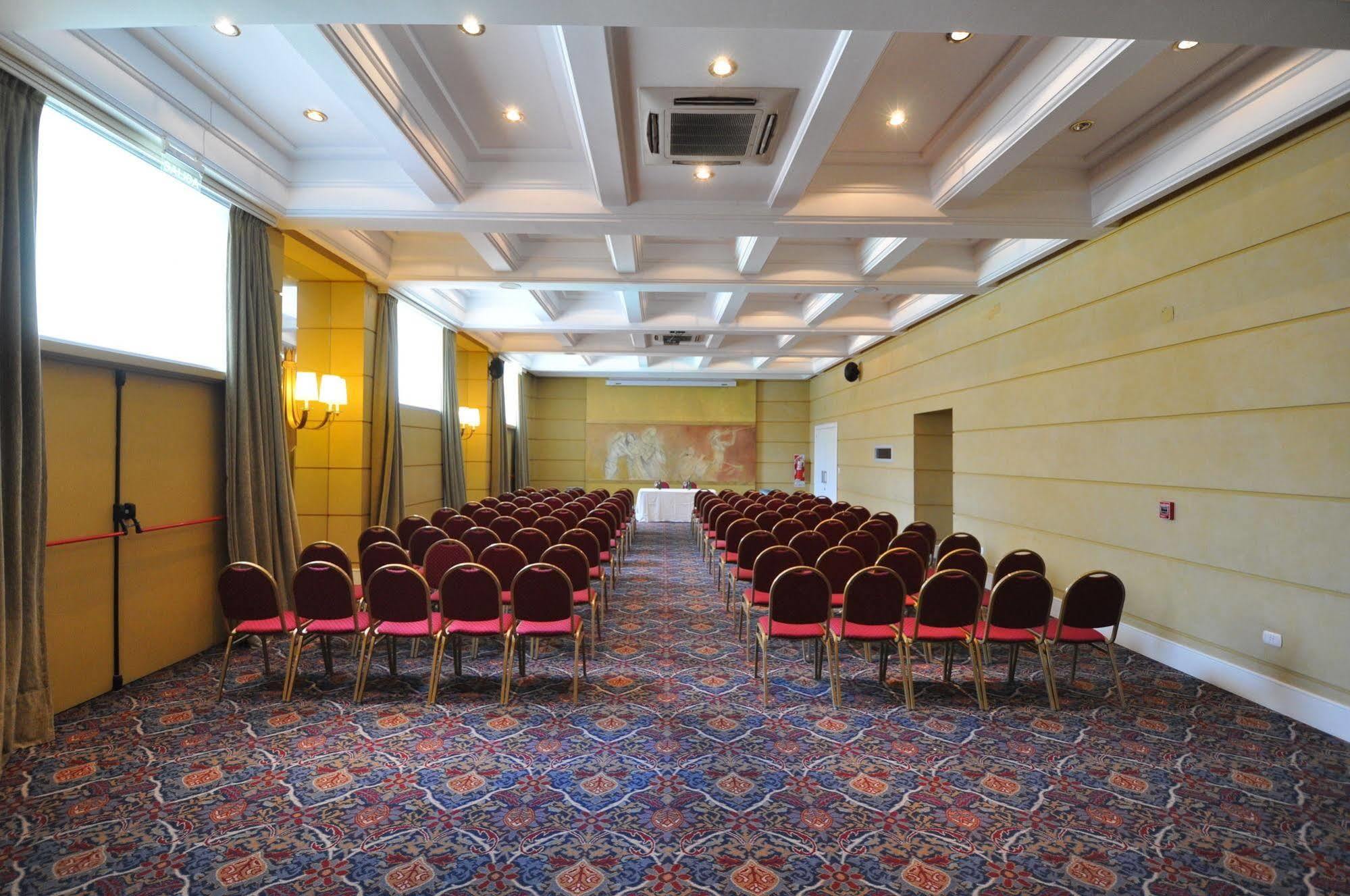 Amerian Executive Mendoza Hotel Ngoại thất bức ảnh
